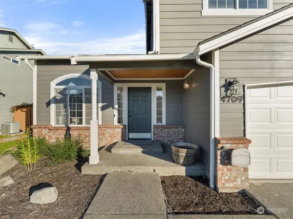 4709 36th AVE NE, Tacoma, WA 98422