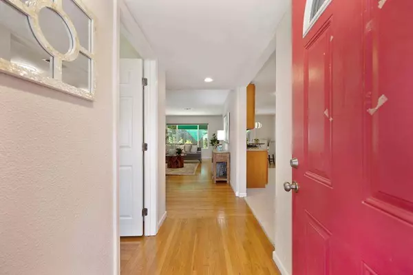 5504 Prim CT, Sacramento, CA 95820