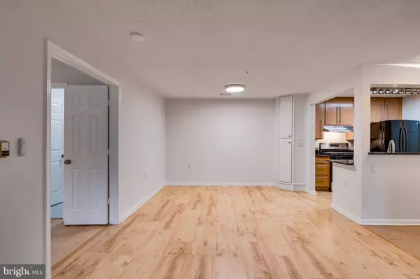 10007 VANDERBILT CIR #3, Rockville, MD 20850