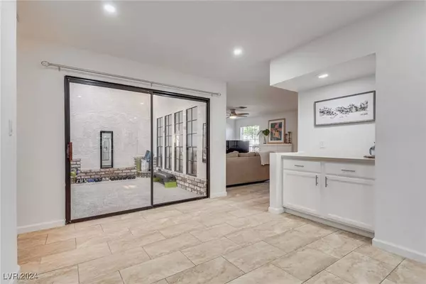 6525 Brushwood Lane, Las Vegas, NV 89107