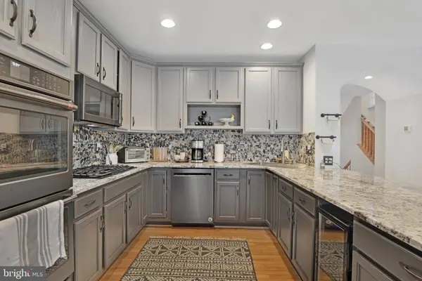 26111 NIMBLETON SQ, Chantilly, VA 20152