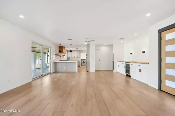 8755 E PALM Lane, Scottsdale, AZ 85257