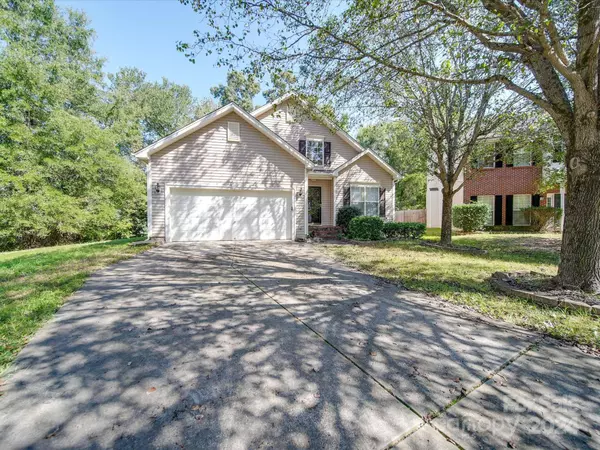 8347 Fox Swamp RD, Charlotte, NC 28215