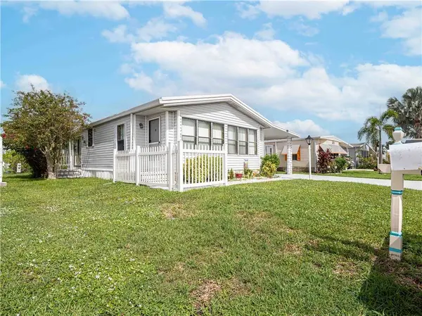 920 Hyacinth CIR, Sebastian, FL 32976