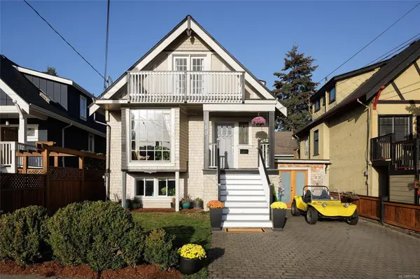 160 Cambridge St, Victoria, BC V8V 4B3