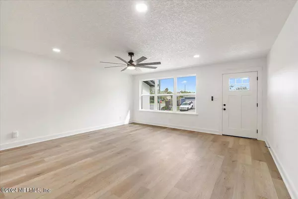 1606 BROOKSIDE CIR E, Jacksonville, FL 32207