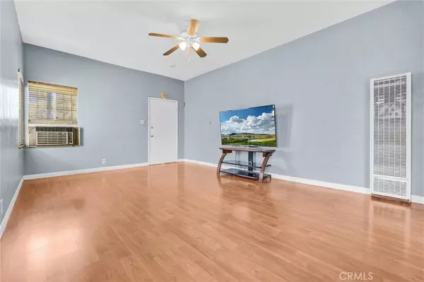 518 E 89th ST, Los Angeles, CA 90003