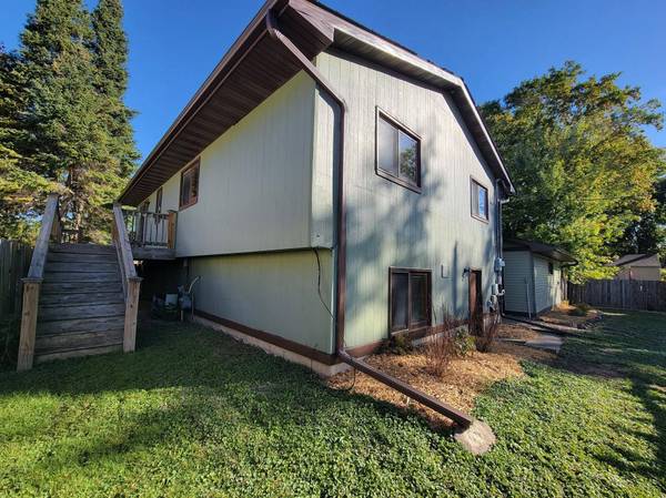 540 County Road D E, Little Canada, MN 55117