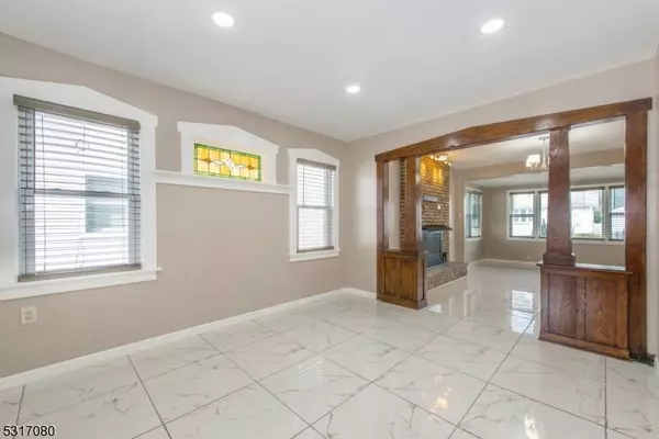 231 E 6th St, Clifton City, NJ 07011