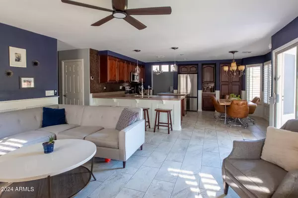 683 W CRANE Court, Chandler, AZ 85286