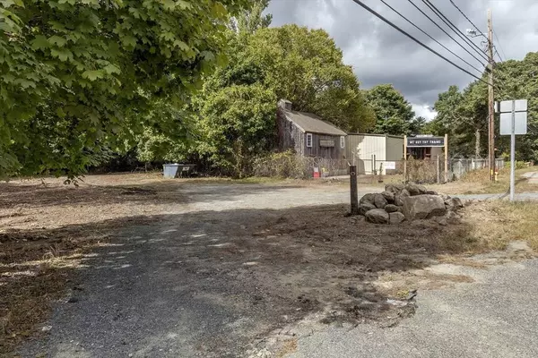 382 Kingstown Way, Duxbury, MA 02332