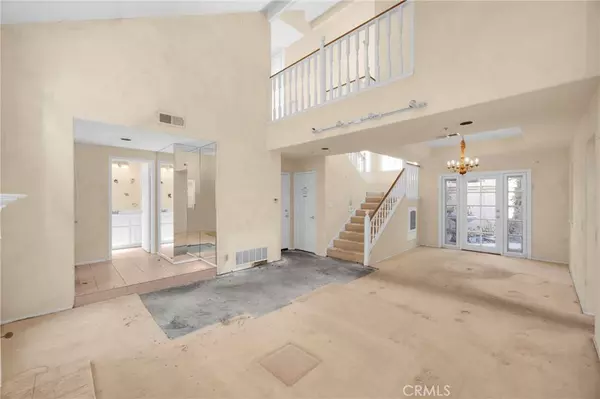 2116 Colina Vista WAY, Costa Mesa, CA 92627