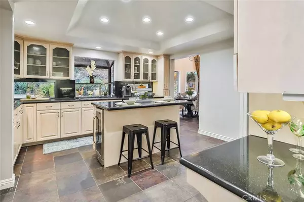 208 Goldenwood CIR, Simi Valley, CA 93065