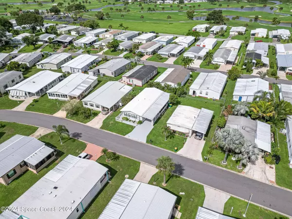 920 Hyacinth CIR, Barefoot Bay, FL 32976