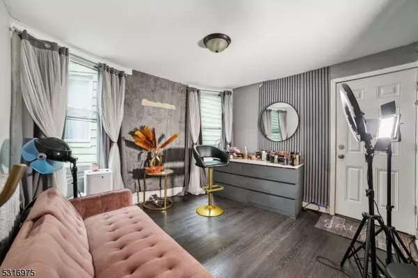 260 Seymour Ave, Newark City, NJ 07112