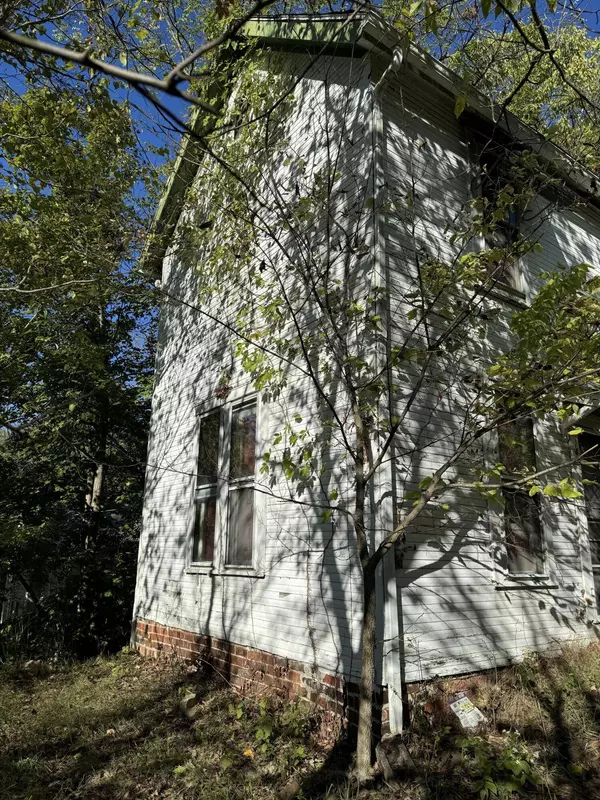 26 Miller Street, Athens, OH 45701