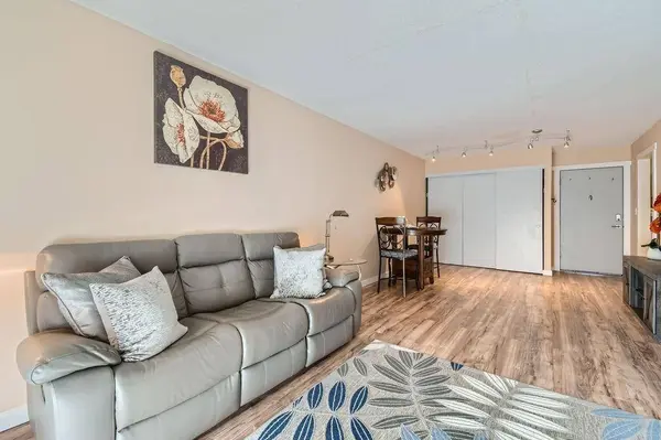 6423 Colony WAY #2H, Edina, MN 55435