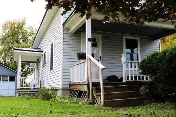 12 Smyrna ST, Houlton, ME 04730