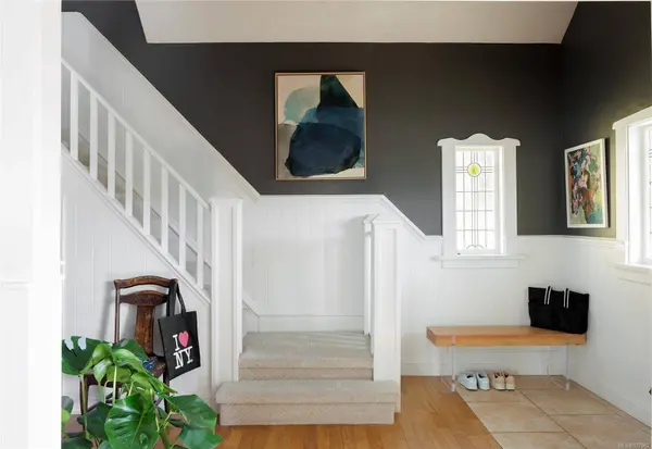 160 Cambridge St, Victoria, BC V8V 4B3