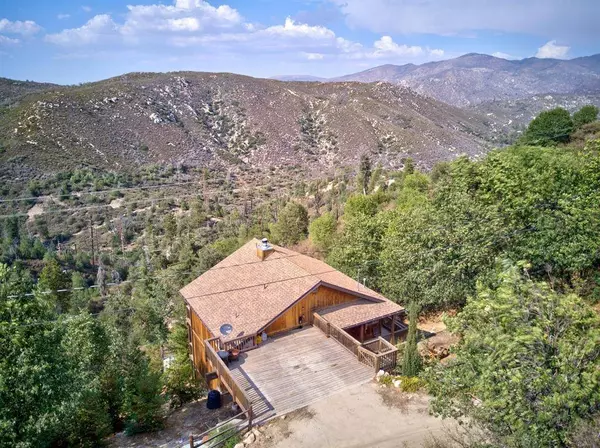 30008 Hickory DR, Lake Arrowhead, CA 92321