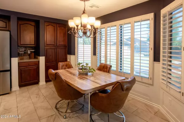 683 W CRANE Court, Chandler, AZ 85286