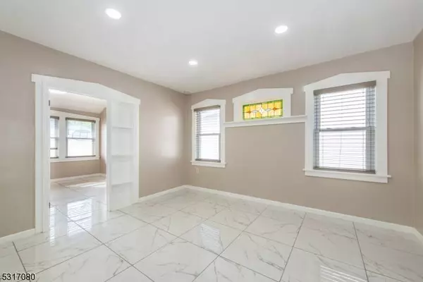 231 E 6th St, Clifton City, NJ 07011