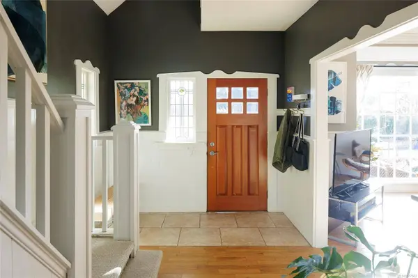 160 Cambridge St, Victoria, BC V8V 4B3