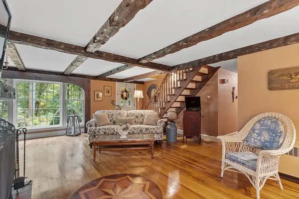 26 Lovejoy Rd, Andover, MA 01810