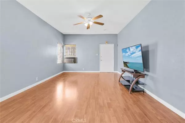 518 E 89th ST, Los Angeles, CA 90003