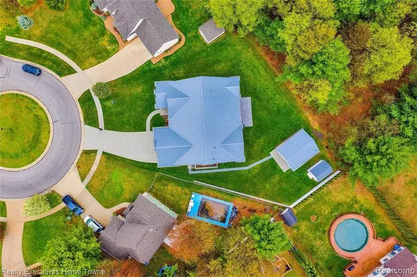 4267 MEADOW Court, Port Huron, MI 48060