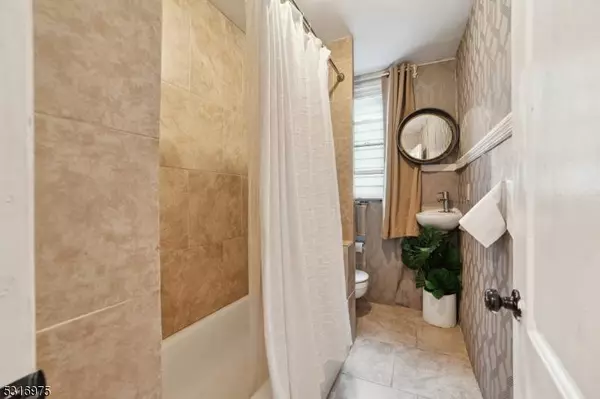 260 Seymour Ave, Newark City, NJ 07112