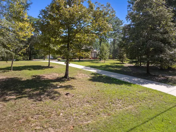 28 W Lake Rd., Hattiesburg, MS 39402