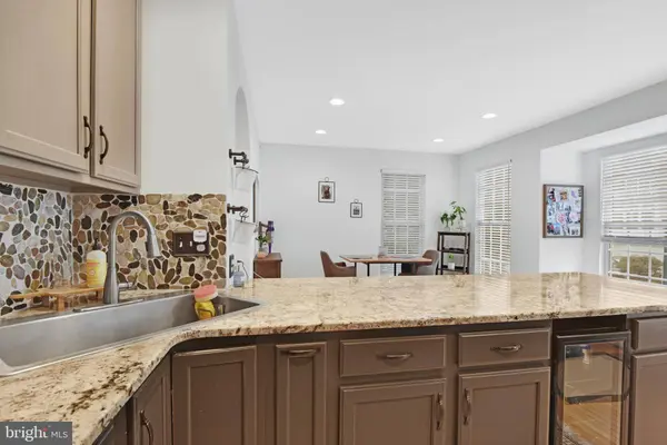 26111 NIMBLETON SQ, Chantilly, VA 20152