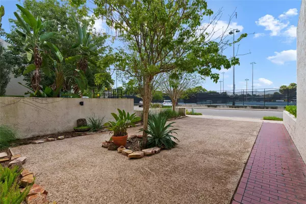 1102 AZALEA LN, Winter Park, FL 32789