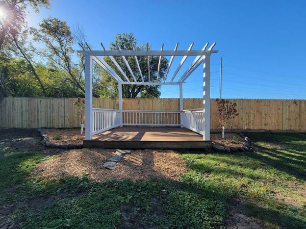 540 County Road D E, Little Canada, MN 55117