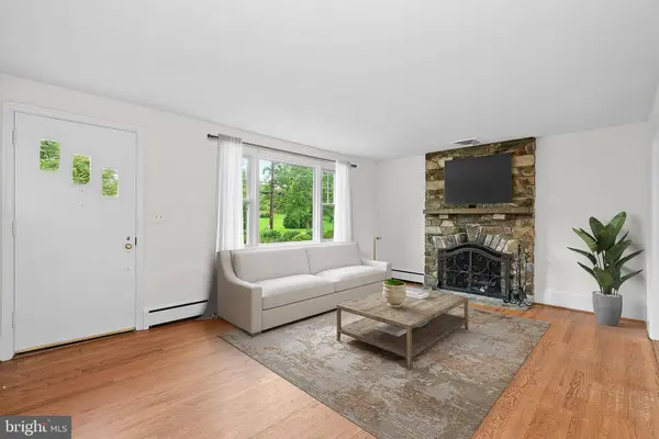 16545 CLARKES GAP RD, Paeonian Springs, VA 20129