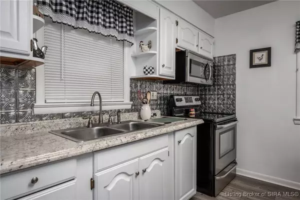 1303 Valley View TER, Louisville, KY 40229