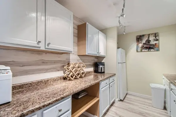 6423 Colony WAY #2H, Edina, MN 55435