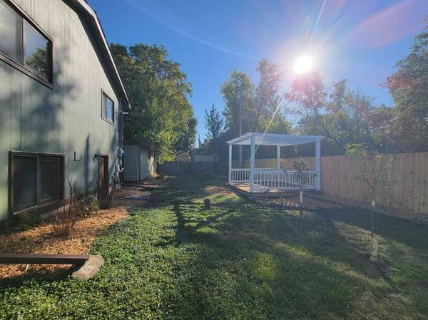 540 County Road D E, Little Canada, MN 55117