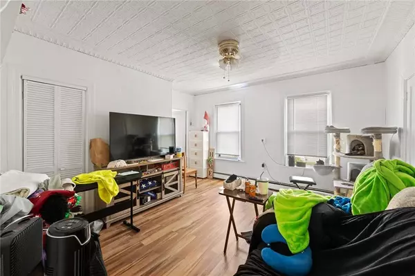 268 Cottage ST, Woonsocket, RI 02895