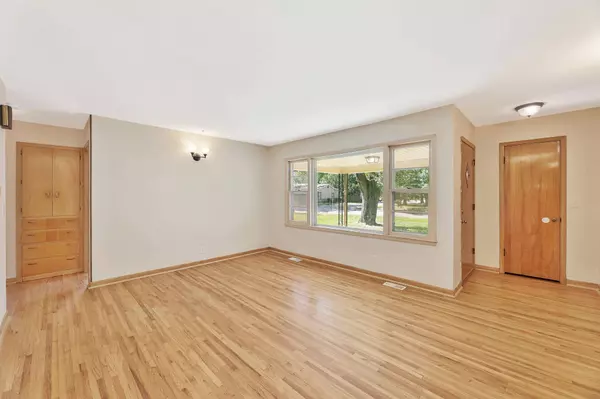 700 N Abilene Ave, Valley Center, KS 67147