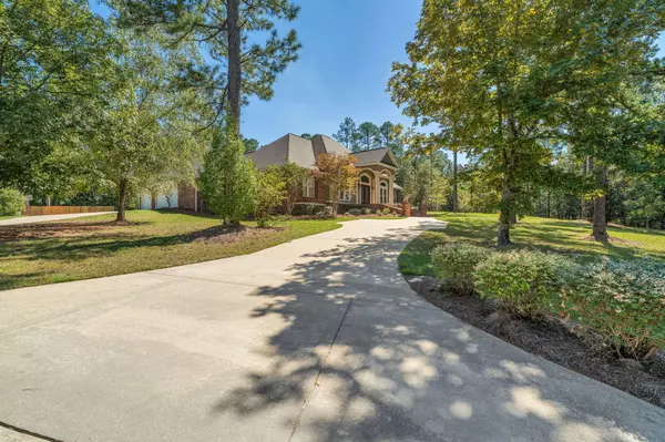 28 W Lake Rd., Hattiesburg, MS 39402