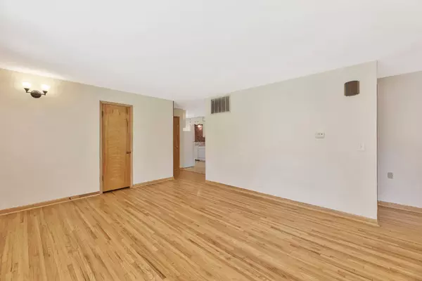 700 N Abilene Ave, Valley Center, KS 67147