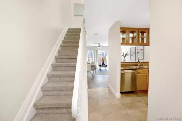 10232 Maya Linda Rd #25, San Diego, CA 92126