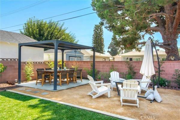 1402 E Madison Avenue, Orange, CA 92867