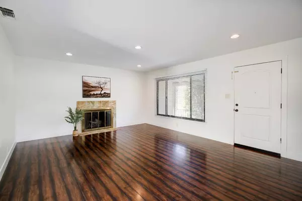 2530 Castlewood DR, Sacramento, CA 95821