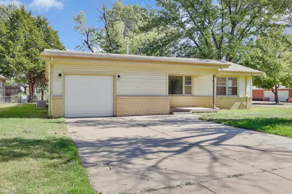 700 N Abilene Ave, Valley Center, KS 67147