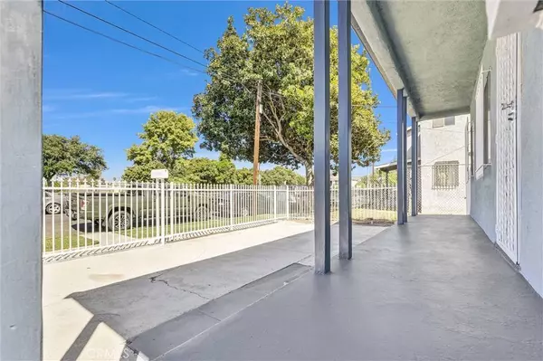 518 E 89th ST, Los Angeles, CA 90003