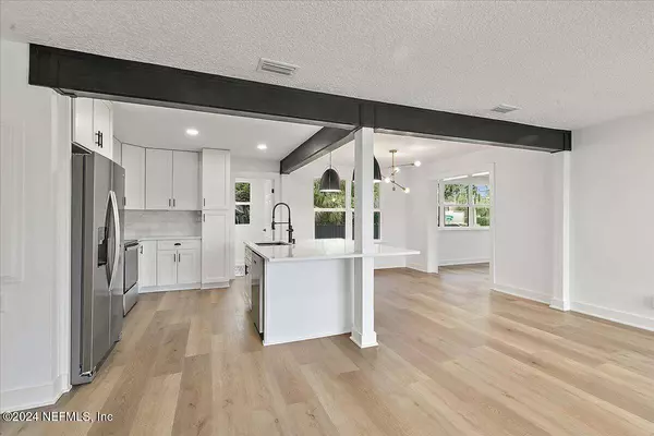 1606 BROOKSIDE CIR E, Jacksonville, FL 32207