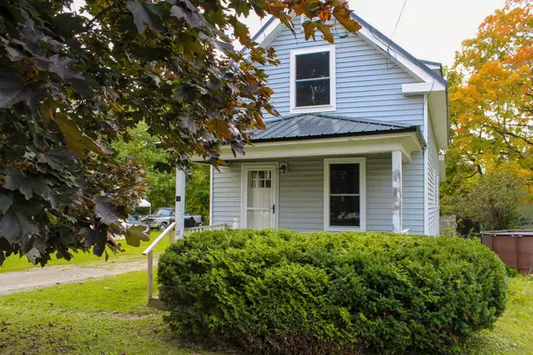 12 Smyrna ST, Houlton, ME 04730